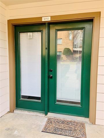 Building Photo - 2300 Balsam Dr