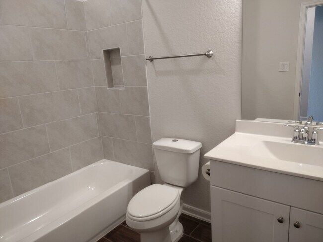 Building Photo - Beautiful 4 bedroom new build, it is a must see!!