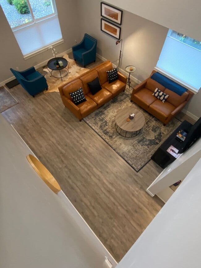Building Photo - Furnished Home in the Heart of Hood River!
