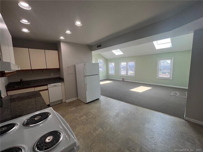 Building Photo - 558 Connecticut Ave