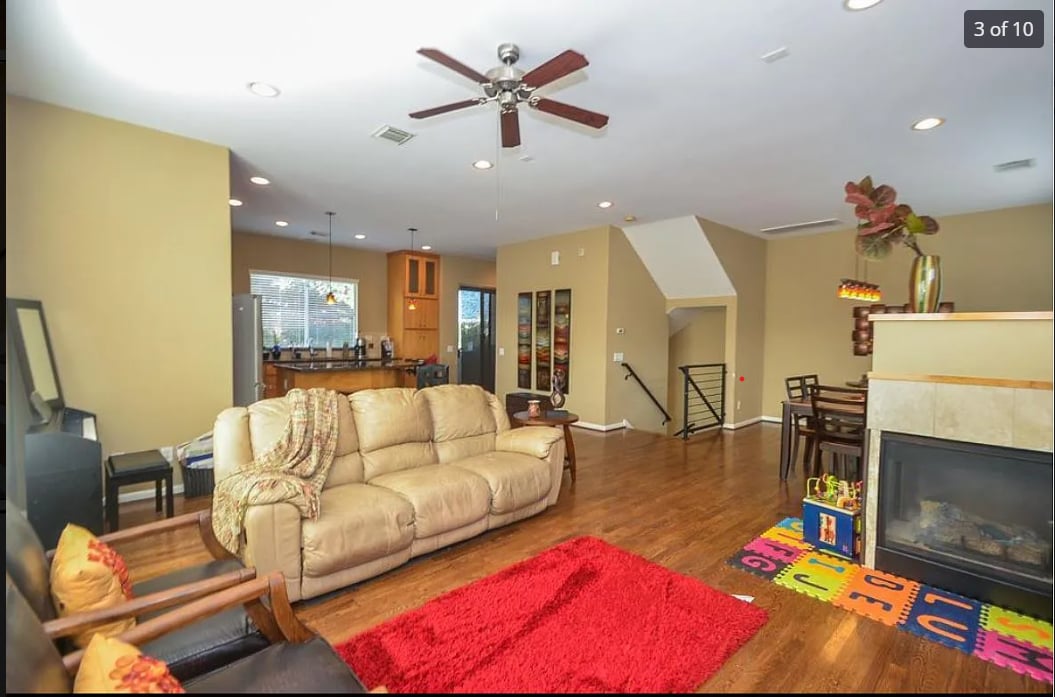 Second Floor - Living Room - 3010 Caroline St