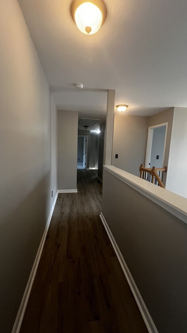 Building Photo - 116 Clearview Ct