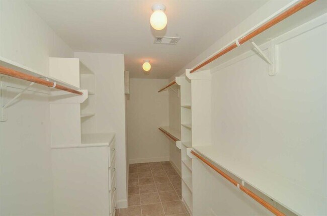 Building Photo - 2710 Hullsmith Dr