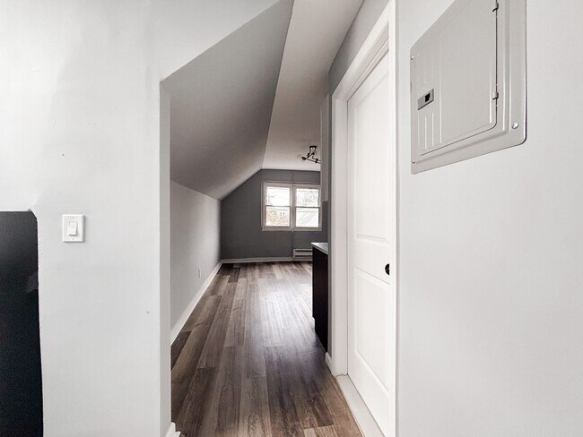 Building Photo - 58 Voorhees St