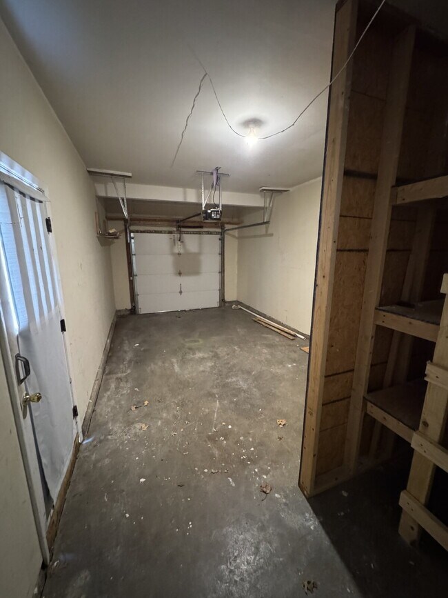 Building Photo - "Charming 2-Bedroom Retreat on South Walnut Street – Cozy Comfort Awaits in Wichita!"