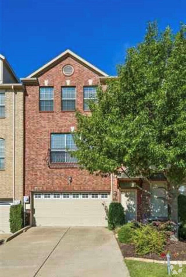 Building Photo - 2545 Jacobson Dr