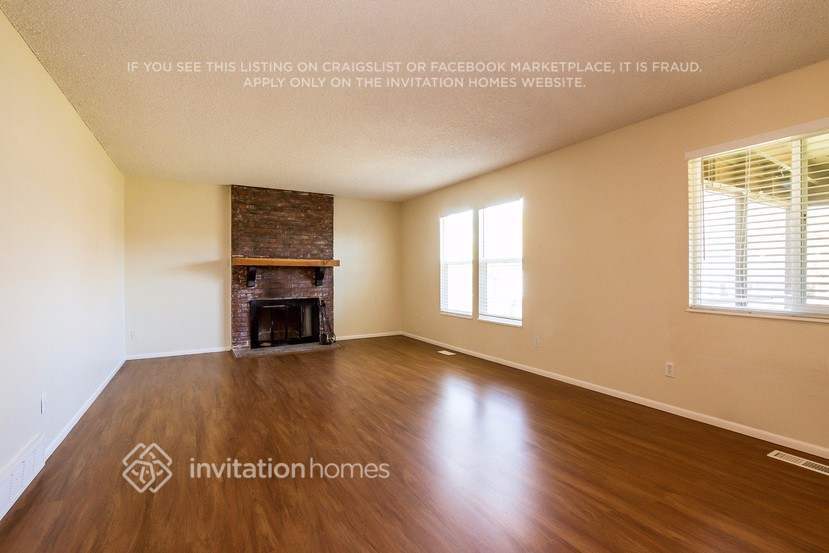 Building Photo - 455 Hickory Pl