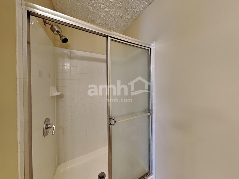 Building Photo - 7802 Jefferson Run