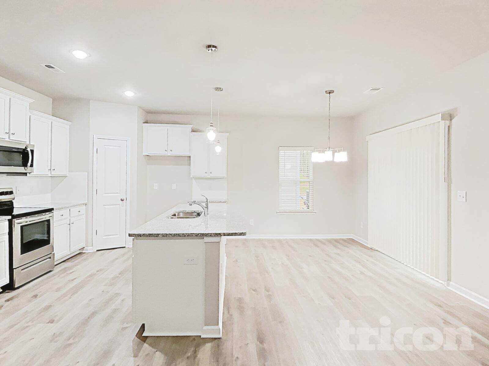 Building Photo - 205 Spring Knoll Dr