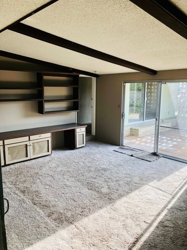 Building Photo - Spacious 3 Bed | 2 Bath Home – Less Than 1...