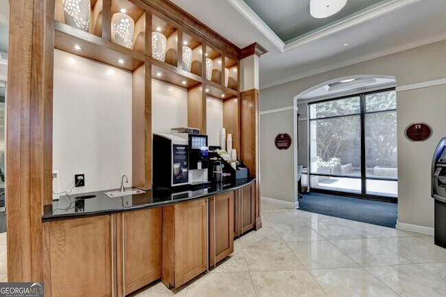 Building Photo - 3445 N Stratford Rd NE