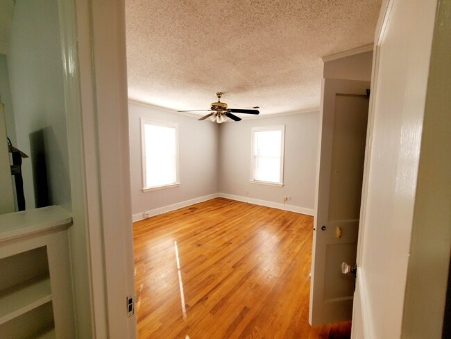 Building Photo - 517 S Barksdale St