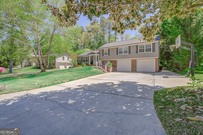 Building Photo - 209 Cedar Dr