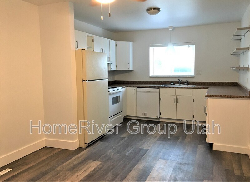 Building Photo - 328 W Amiron Way