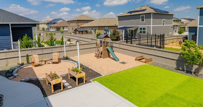 Building Photo - Stunning 4BR House in Berthoud