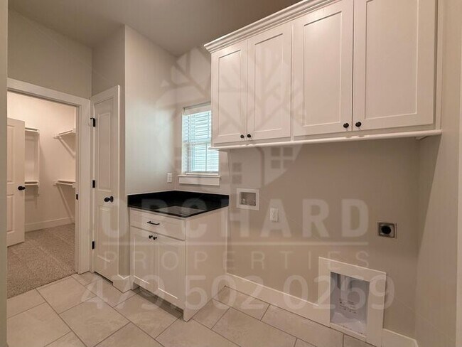 Building Photo - Bella Vista Single-Family Home- 3 Bed/ 2 Bath- Well-Designed Fernley Plan