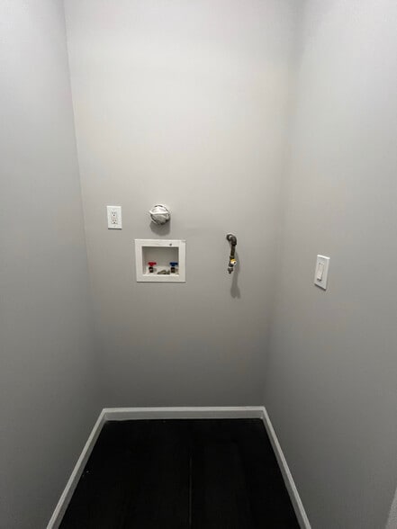 Building Photo - 853 S 12th St