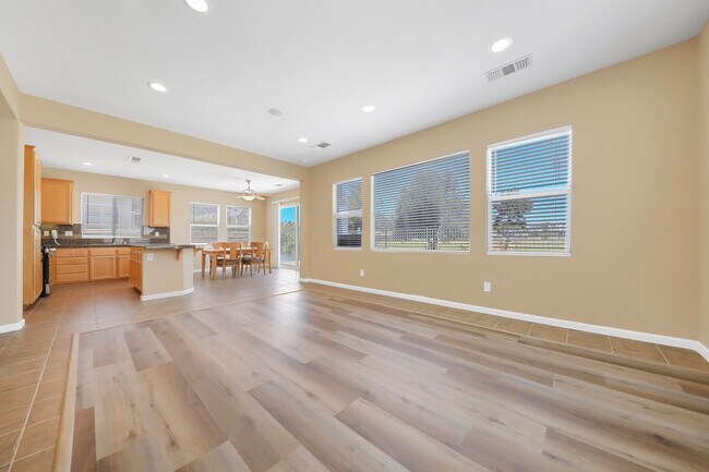 Building Photo - 82630 Redford Way