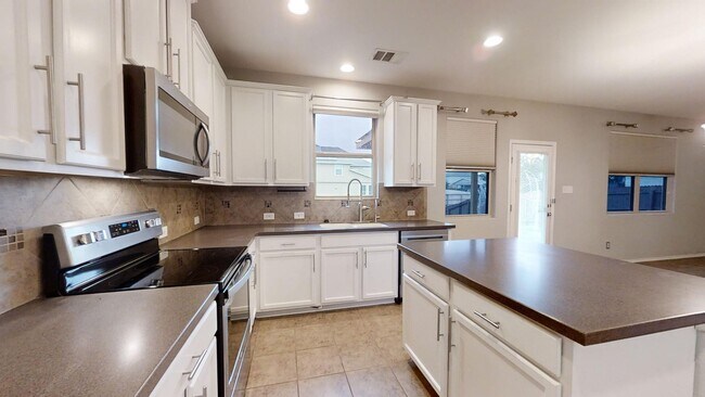 Building Photo - 2915 Thunder Gulch