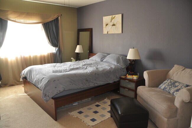 Building Photo - 5747 Clematis Dr