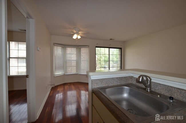 Building Photo - 14 Lear Ct
