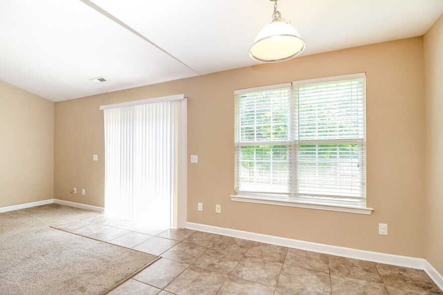 Building Photo - 110 Konnoak Village Cir