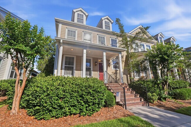 Building Photo - 313 Lakeview Dr