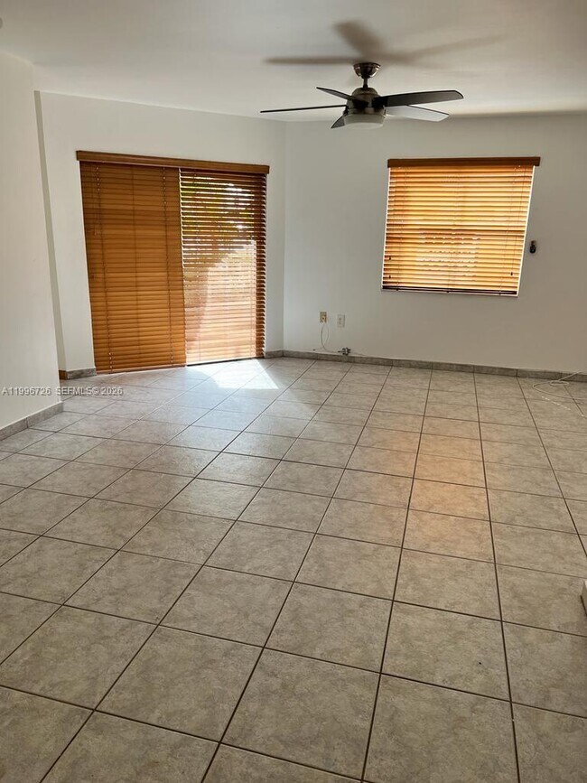 Building Photo - 365 NW 85th Ct