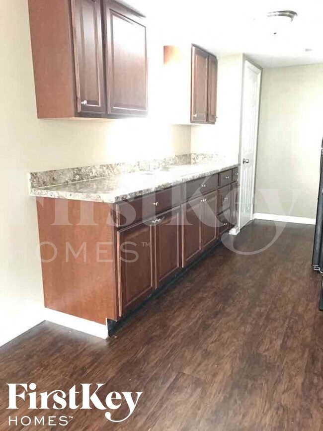 Building Photo - 6321 W Ray St