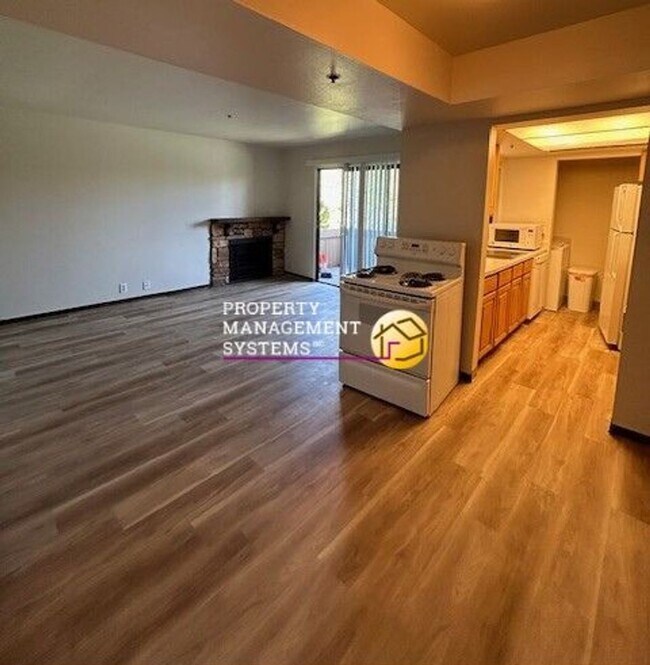 Building Photo - 69352200#5J