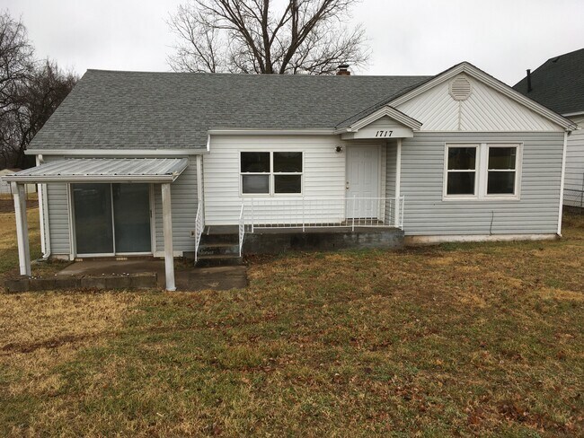 Building Photo - 1717 W Smith Springfield MO