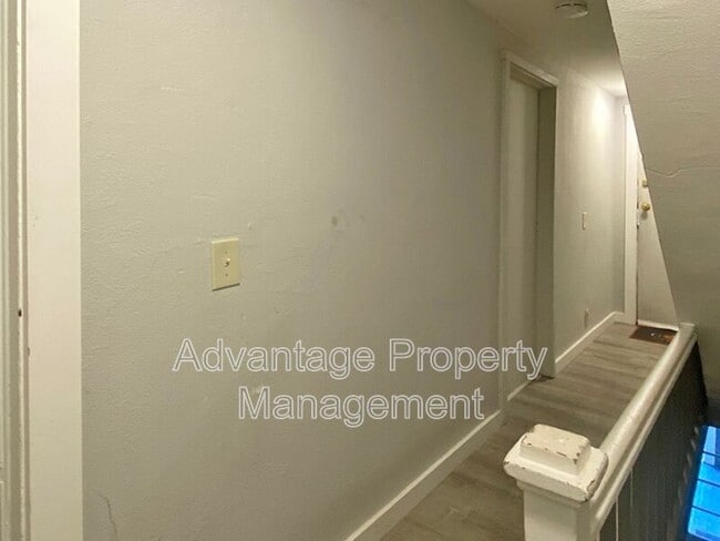 Building Photo - 240 NW 9th St