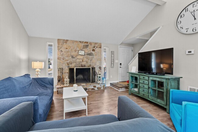 Building Photo - All Inclusive Winter Rental Single Family ...
