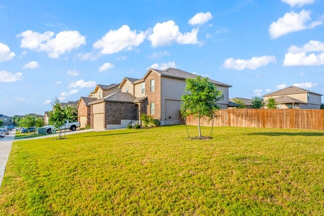 Building Photo - Spacious 5 Bed, 3.5 Bath Home | Game Room, Corner Lot & Near Lackland AFB