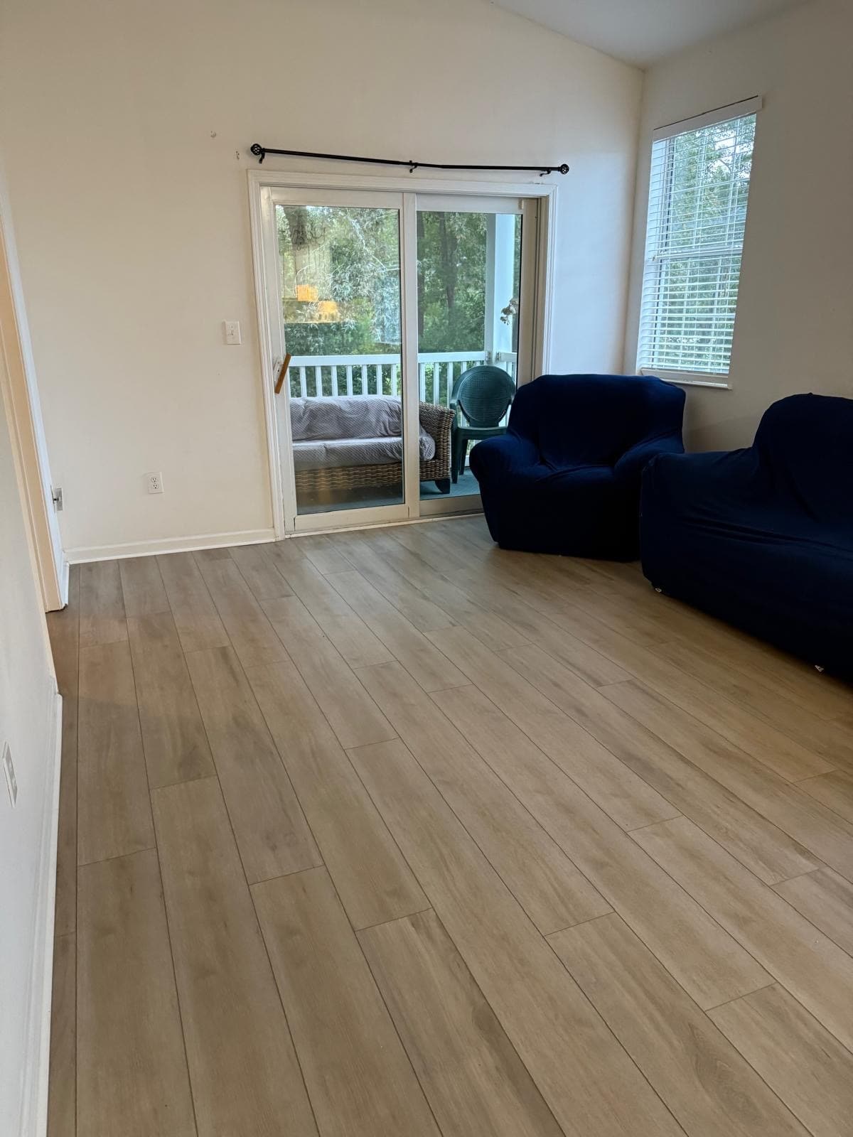 Building Photo - 1306 River Oaks Dr