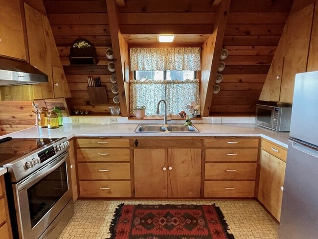 Building Photo - 2780 SW Breakers Dr