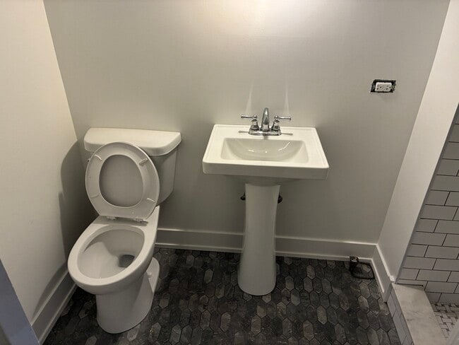 Building Photo - 5523 N Major Ave