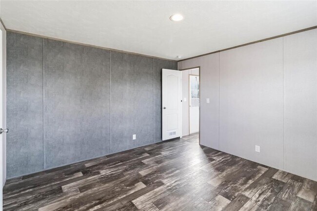Building Photo - 5670 E Austin St