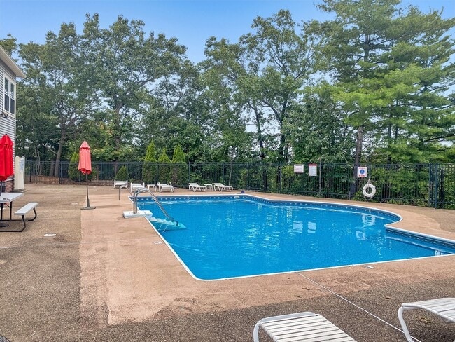 Building Photo - 200 Falls Blvd