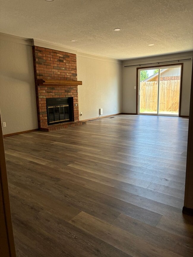 Building Photo - 4402 Briar Creek Rd