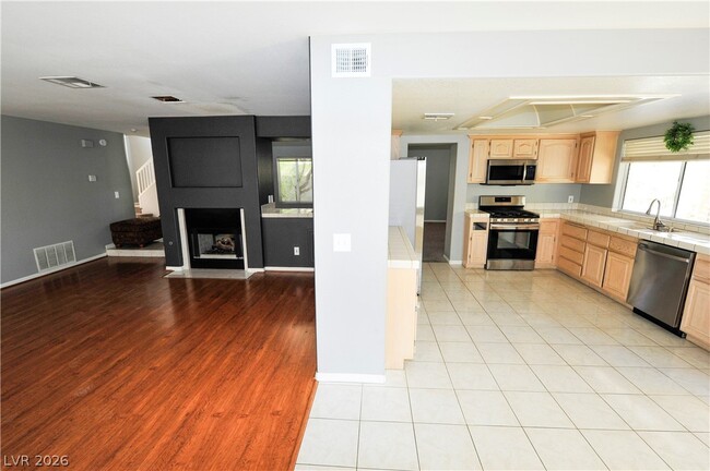 Building Photo - 5432 Royal Vista Ln