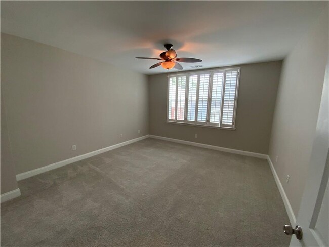 Building Photo - 5997 Brookside Oak Cir