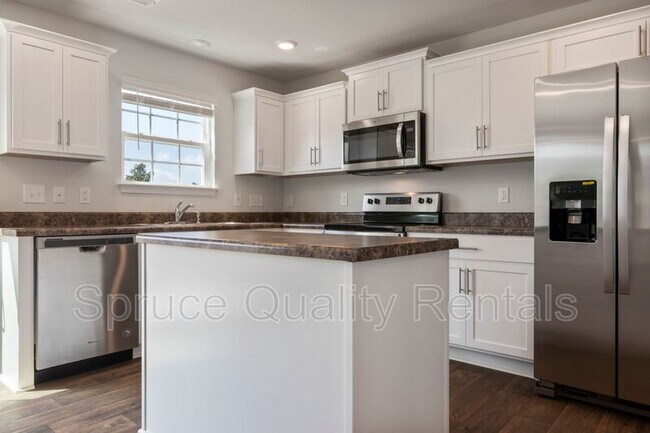 Building Photo - 112 Saddlehorse Ln