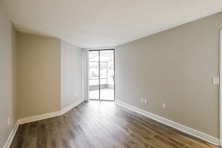 Building Photo - 8205 SW 152nd Ave