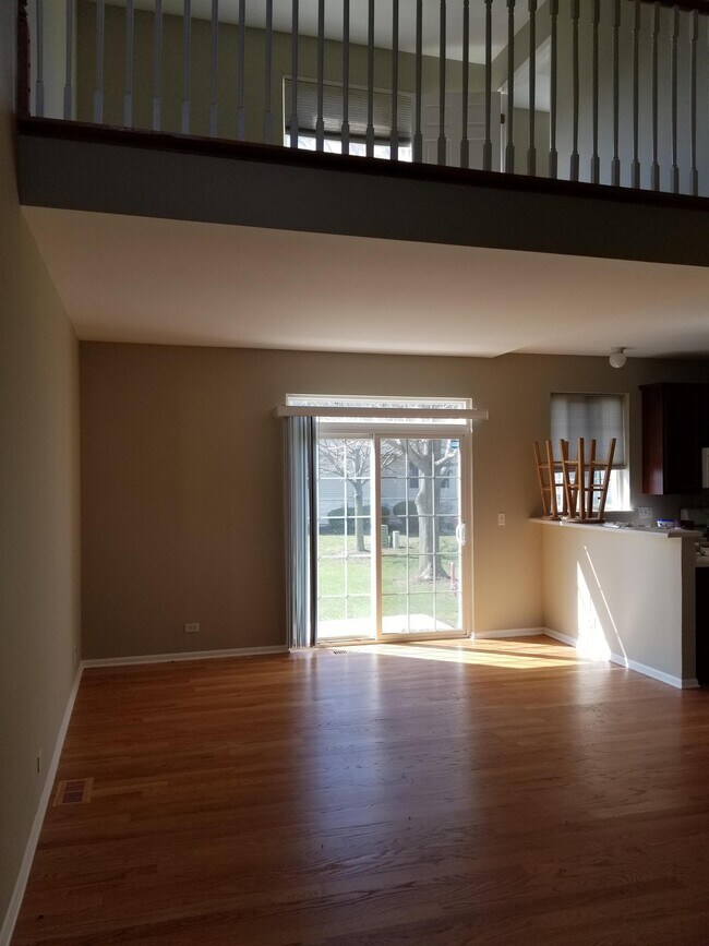 Building Photo - 301 Robin Glen Ln