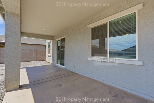 Building Photo - 17851 W Daley Ln