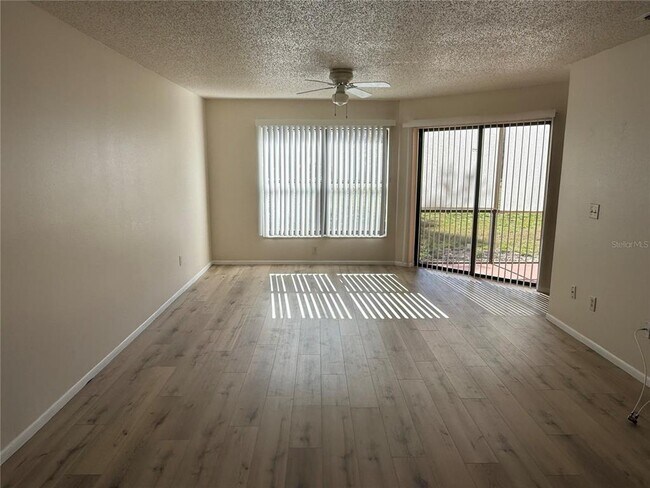 Building Photo - 7522 Sugar Bend Dr