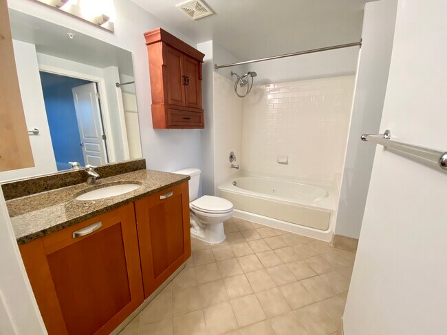 Building Photo - 2451 Midtown Ave