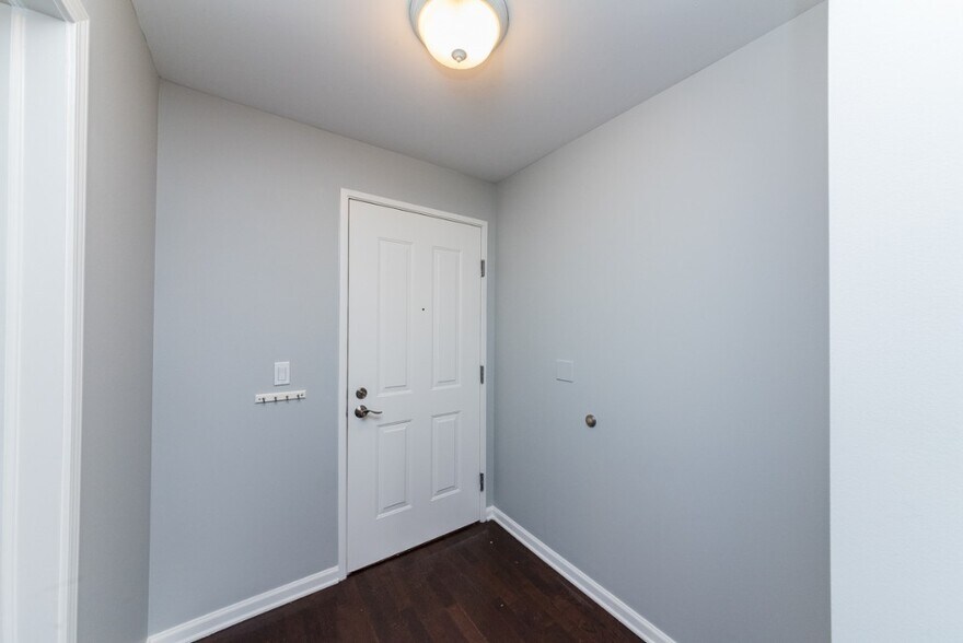 Building Photo - 1464 S MICHIGAN Ave