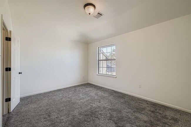 Building Photo - 212 Great Cir Cove